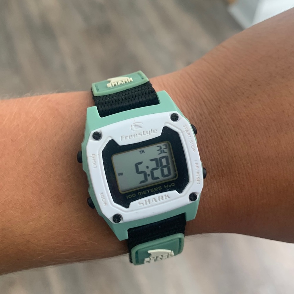 Mini shark watch